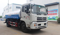 洒水车视频,洒水车守护城市清新