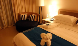 开夜床,温馨开夜床，打造舒适睡眠时光