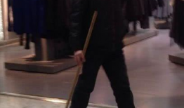 尿裤子搞笑视频